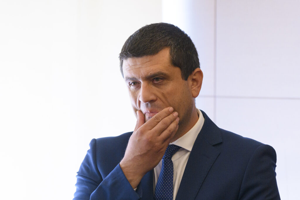 radu-miruta:-la-avioane-craiova-s-a-intalnit-un-prost-cu-un-destept