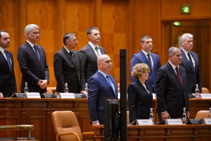 motiunea-de-cenzura-impotriva-guvernului-bolojan,-dezbatuta-si-votata-luni-in-parlament