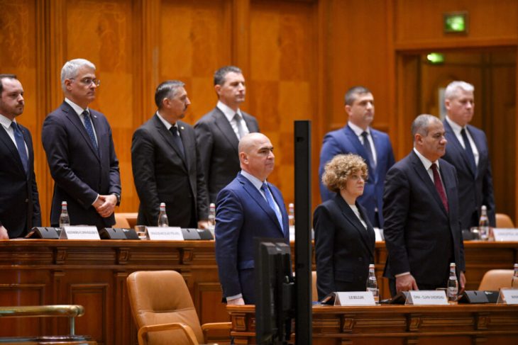 motiunea-de-cenzura-impotriva-guvernului-bolojan,-dezbatuta-si-votata-luni-in-parlament