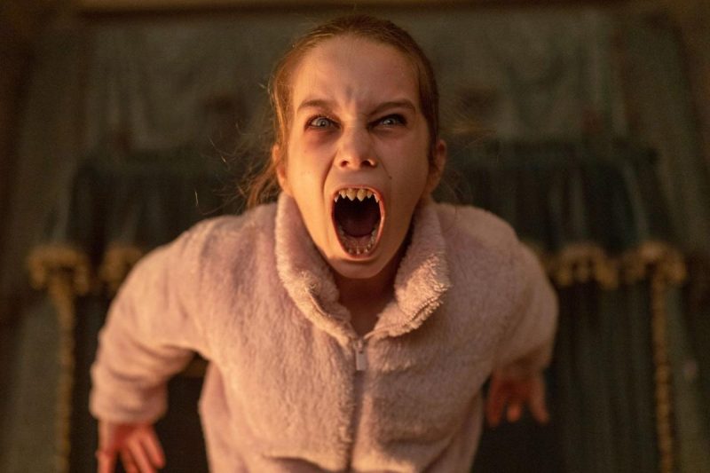 filmul-horror-de-pe-netflix-care-nu-te-mai-lasa-sa-dormi-noaptea:-„abigail”,-fetita-balerina-care-nu-e-ce-pare