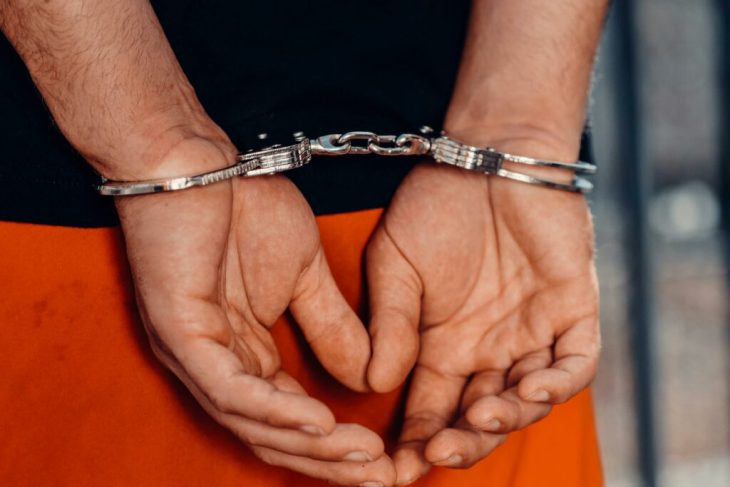 fiul-lui-rob-reiner-a-fost-arestat-dupa-ce-regizorul-si-sotia-sa-au-fost-gasiti-morti-in-casa