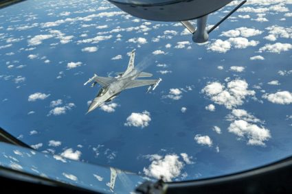 se-modernizeaza-armata-romana-/-parlamentul-avizeaza-un-acord-de-peste-600-de-milioane-de-dolari-pentru-instruirea-pilotilor-f-16