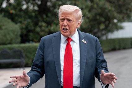 trump-extinde-interdictia-si-restrictiile-de-calatorie-in-sua.-20-de-tari-au-fost-incluse-pe-lista