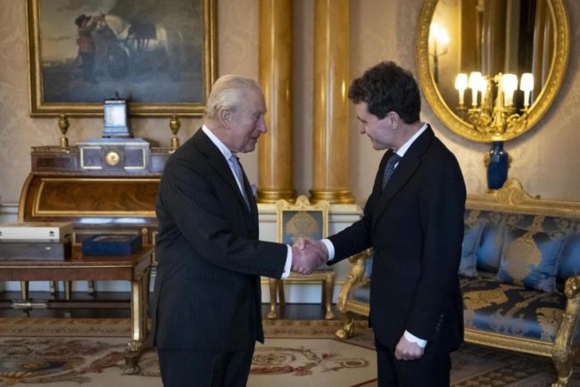 nicusor-dan,-primit-de-regele-charles-la-palatul-buckingham.-reactia-internautilor:-„majestatea-sa-este-mai-roman-decat-multi-dintre-compatriotii-nostri”