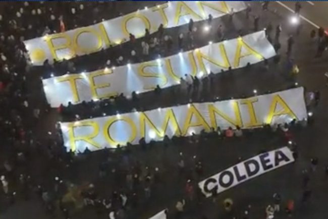 ciocnire-intre-protestatari-la-piata-victoriei-cateva-zeci-de-manifestanti-#rezist-au-fost-intampinati-de-o-contramanifestatie.-precizarile-jandarmeriei