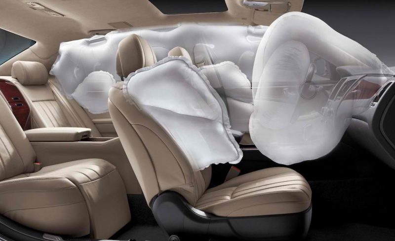 de-ce-se-aprinde-martorul-de-airbag-si-ce-nu-ar-trebui-sa-incerci-niciodata-singur