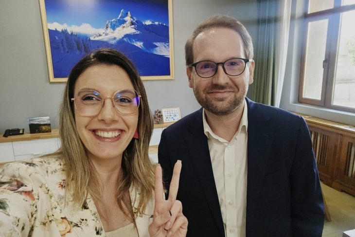 dominic-fritz-sare-in-apararea-colegei-sale,-diana-buzoianu,-explicand-criza-apei:-„a-gestionat-asa-cum-a-putut-aceasta-situatie”