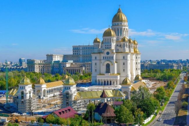 catedrala-nationala-se-redeschide-pentru-public-de-sarbatori.-programul-complet-de-vizitare