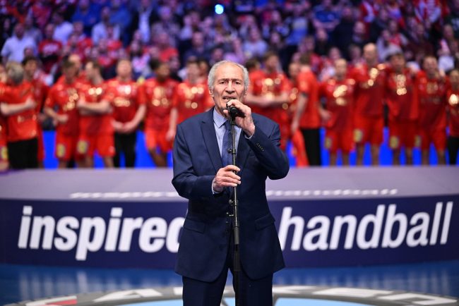 egipteanul-etern-hassan-moustafa,-varianta-sustinuta-de-romania?-la-aproape-82-de-ani,-africanul-se-bate-cu-trei-europeni-pentru-sefia-ihf,-ce-candidati-propune-tara-noastra-la-masa-bogatilor