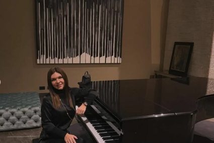 simona-halep-le-a-aratat-romanilor-cum-petrece-craciunul!-a-tras-tare-la-sala-si-apoi-s-a-infruptat-cu-pofta-din-cozonac