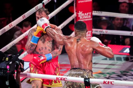 jake-paul-a-ajuns-la-spital-dupa-ce-anthony-joshua-i-a-rupt-maxilarul-cu-un-ko-devastator-in-lupta-de-peste-200000.000-de-euro