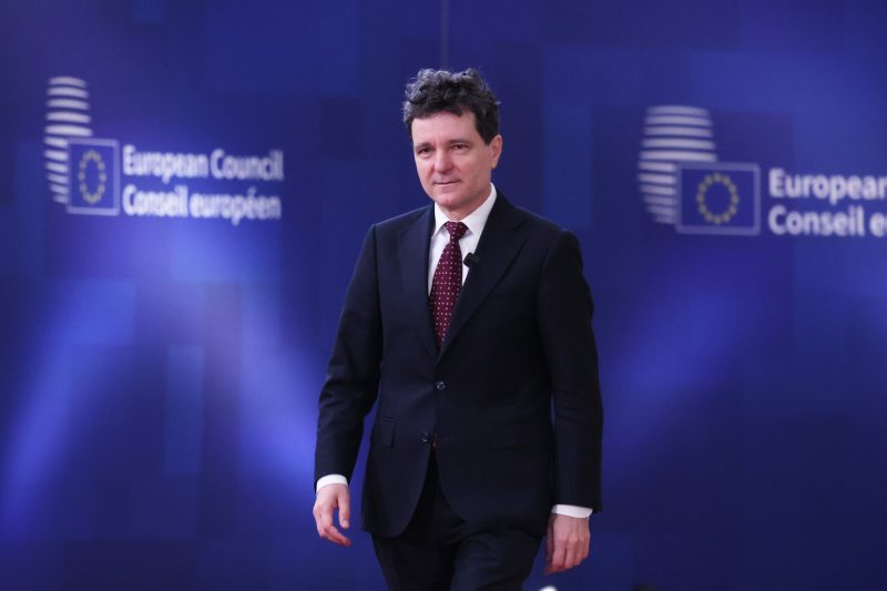 puteri-extinse-pentru-nicusor-dan.-presedintele-romaniei-isi-recastiga-dreptul-de-a-sesiza-ccr-cu-privire-la-o-lege-pentru-orice-motiv