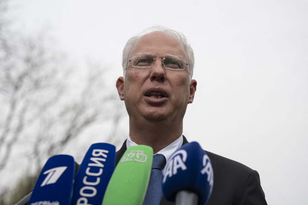dmitriev:-discutiile-cu-witkoff-si-kushner-la-miami-au-fost-constructive-/-putin,-pregatit-sa-discute-cu-emmanuel-macron