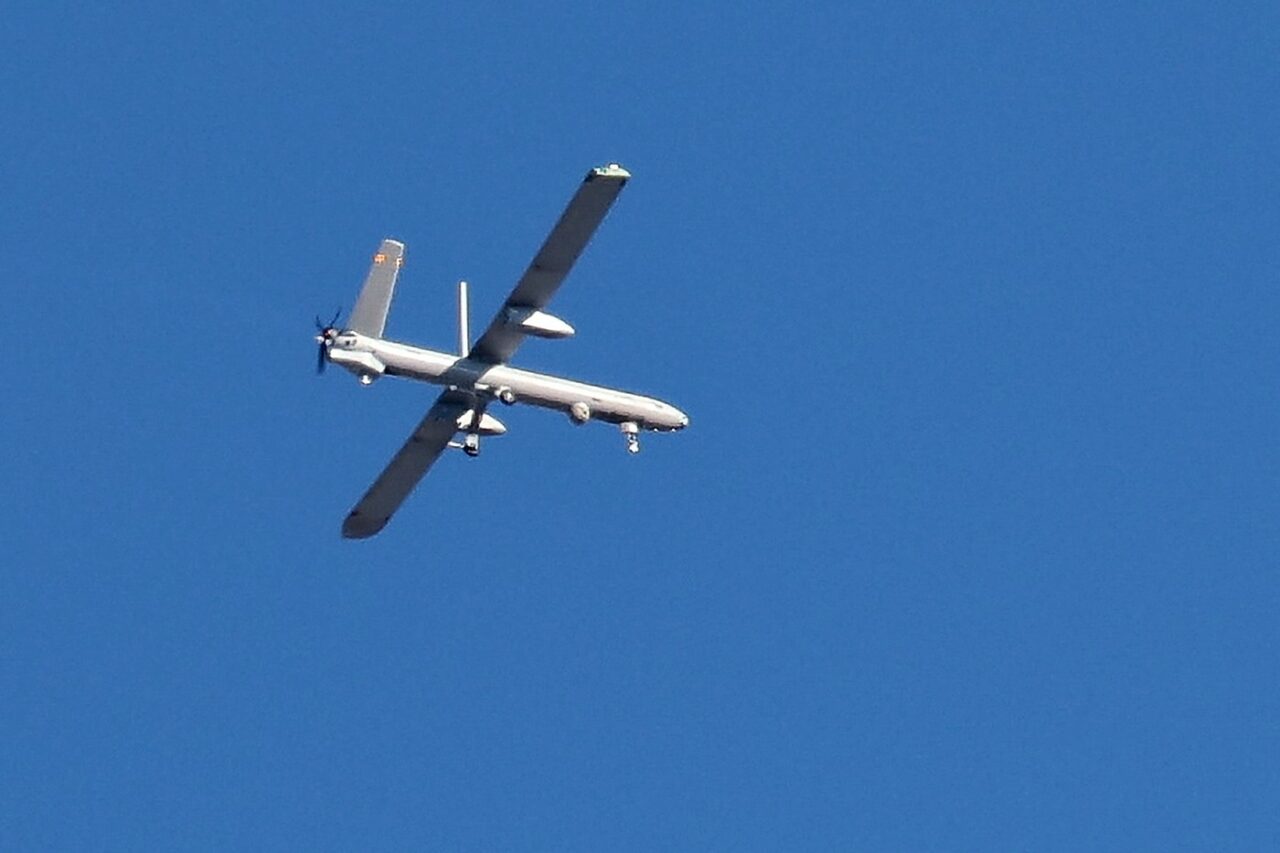 resturile-unei-drone-care-avea-atasata-o-parasuta,-descoperite-intr-o-padure-din-arges