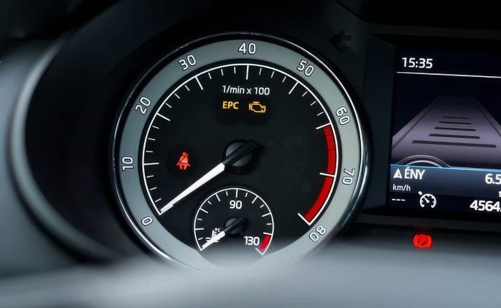 martor-epc-aprins-la-benzinare-turbo:-ce-inseamna-si-cand-e-cazul-sa-opresti-imediat