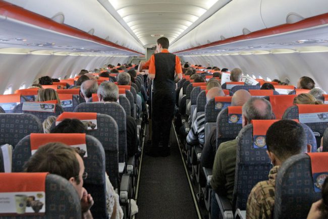 incident-socant-pe-un-zbor-al-companiei-easyjet.-o-familie-a-incercat-sa-transporte-cadavrul-bunicii