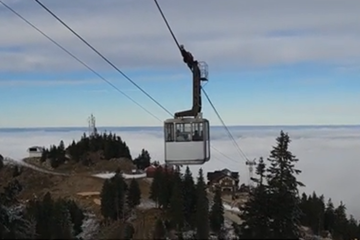 romanii-prefera-poiana-brasov-pentru-sarbatori.-cat-costa-un-sejur-de-3-zile-de-craciun-si-revelion,-pentru-2-persoane