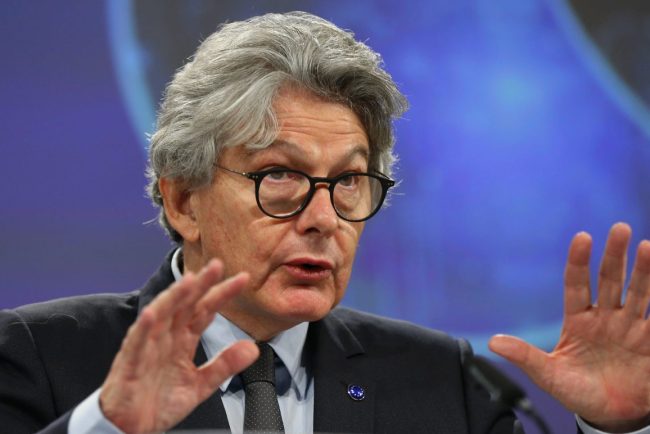 sua-raspund-dur-uniunii-europene:-fostul-comisar-thierry-breton-si-alti-patru-lideri,-interzisi-in-america