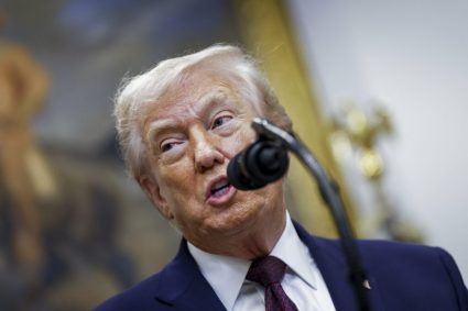 trump-critica-dur-emisiunile-umoristice-si-ameninta-din-nou-posturile-tv-cu-retragerea-licentelor-de-emisie