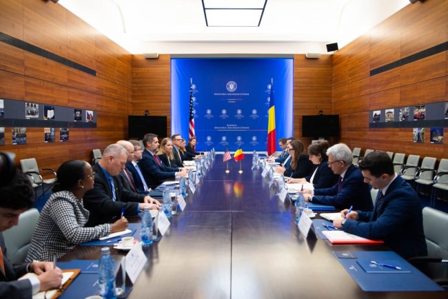 ambasada-sua-a-transmis-un-mesaj-video-de-craciun-pentru-romani:-suntem-uniti