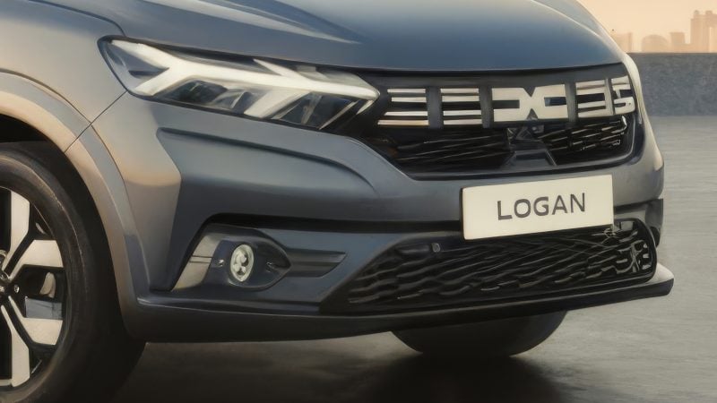 dacia-logan-2026,-disponibila-la-vanzare-in-romania.-care-sunt-preturile-pentru-motorizarile-actualizate,-dar-pentru-varianta-cu-automata