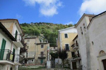italia-sarbatoreste-primul-copil-nascut-intr-un-sat-in-ultimii-30-de-ani.-motivul-dezastrului-demografic