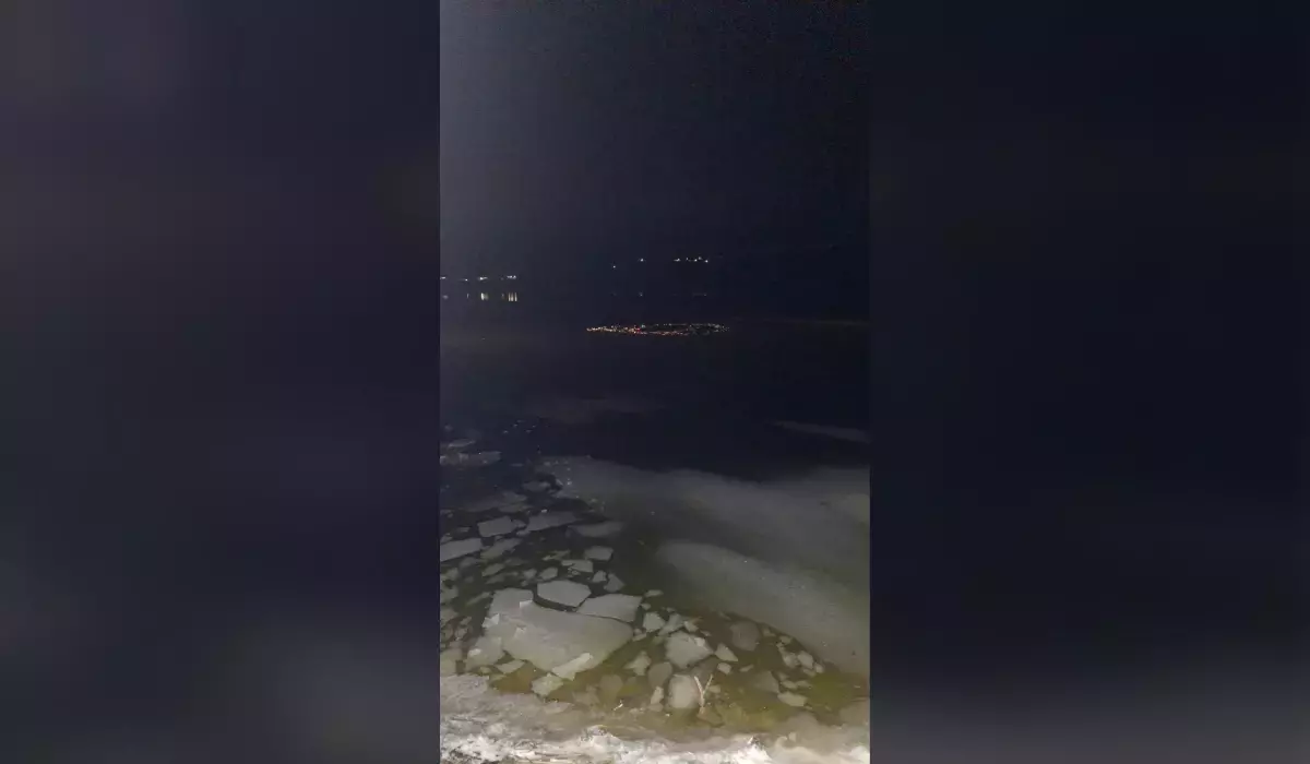 doi-copii-din-vaslui,-un-baiat-de-12-ani-si-sora-sa,-de-14-ani,-sunt-cautati-in-acumularea-tacuta-dupa-ce-gheata-pe-care-traversau-s-a-rupt