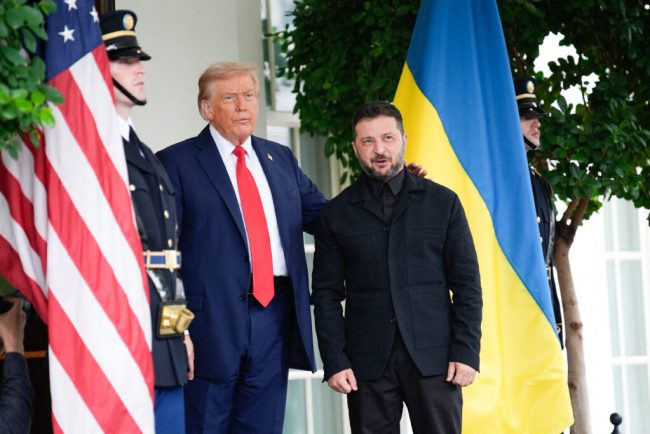 volodimir-zelenski-si-donald-trump-discuta-la-mar-a-lago-despre-planul-de-pace-al-ucrainei-/-trump:-exista-beneficii-economice-importante-pentru-ucraina