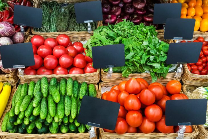 tara-noastra-are-un-potential-agricol-urias,-dar-romanii-mananca-cele-mai-putine-fructe-si-legume-din-ue.-in-schimb,-fac-coada-la-macelarii