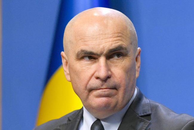 bolojan-taie-indemnizatia-de-hrana-pentru-137-de-copii-cu-handicap-sau-care-sufera-de-hiv/sida