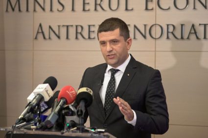 ministrul-usr,-radu-miruta,-suparat-ca-reforma-lui-bolojan-s-a-blocat-in-haosul-din-ccr:-va-cam-bateti-joc