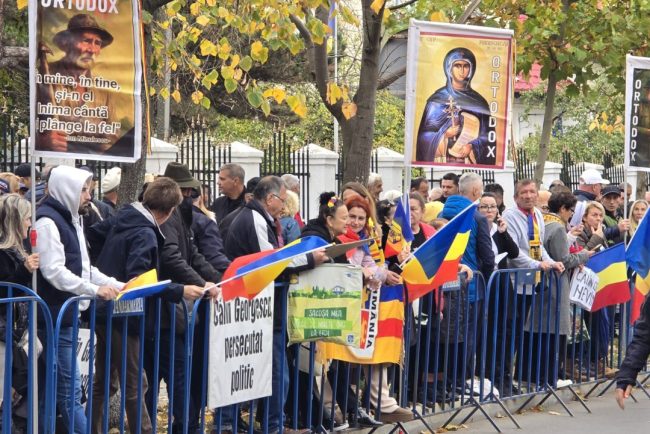 coalitia-pentru-apararea-statului-de-drept-a-contestat-in-contecios-administrativ-comitetul-lui-bolojan,-pe-justitie