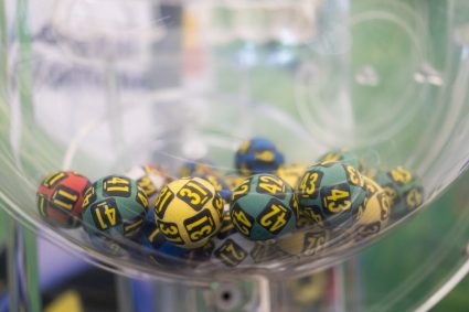 loto-tragerile-speciale-de-anul-nou.-report-la-joker-si-6/49