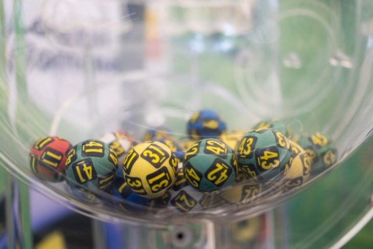 loto-tragerile-speciale-de-anul-nou.-report-la-joker-si-6/49