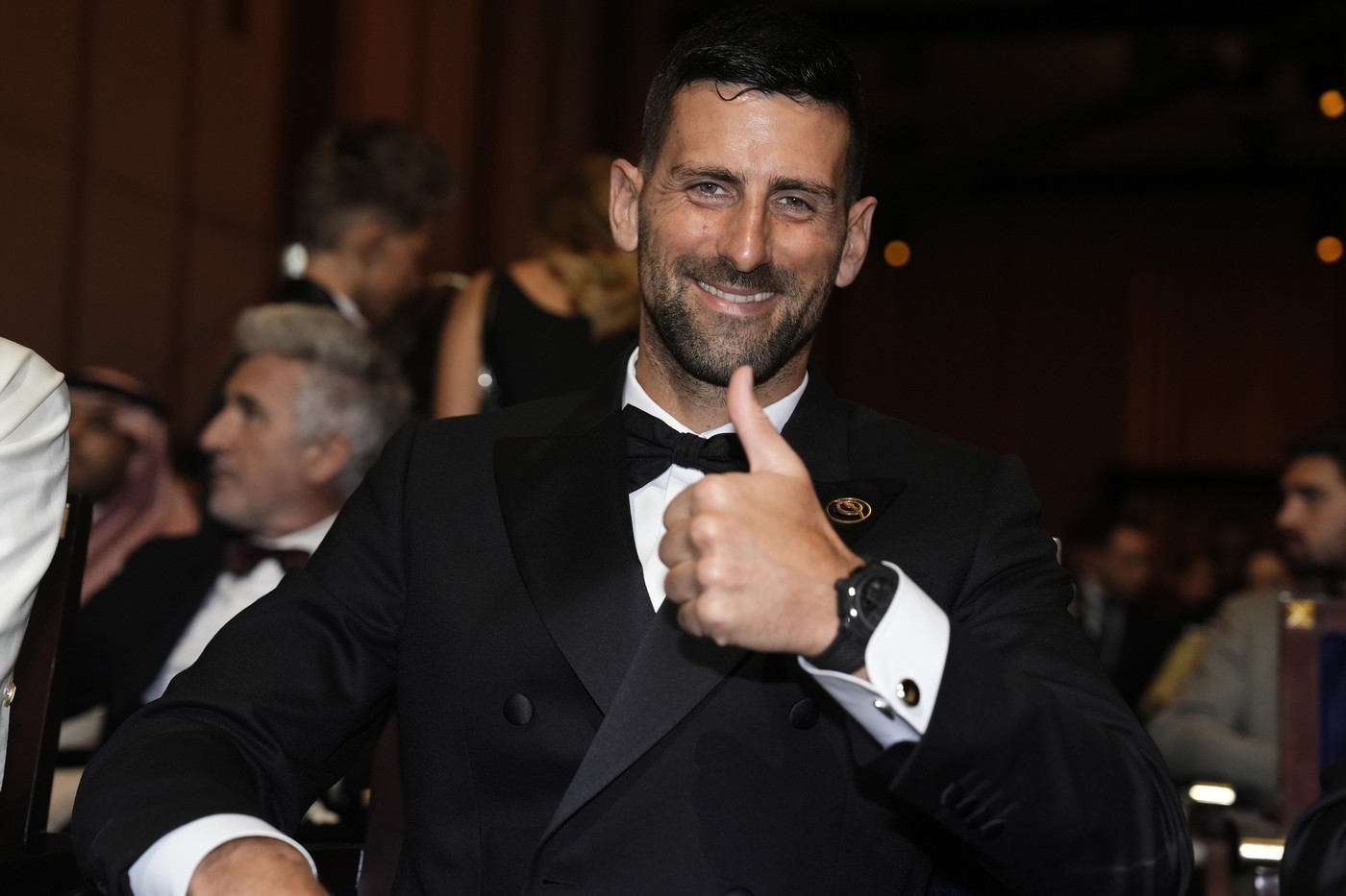cat-costa-o-noapte-de-cazare-in-vila-de-lux-a-lui-novak-djokovic-de-pe-malul-lacului.-nu-e-ieftina-nici-pentru-tiriac