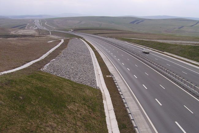 autostrada-care-leaga-romania-de-ungaria,-denumita-miracol-de-presa-maghiara:-s-a-intamplat-ceea-ce-era-asteptat-de-la-trianon-incoace