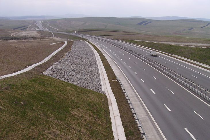 autostrada-care-leaga-romania-de-ungaria,-denumita-miracol-de-presa-maghiara:-s-a-intamplat-ceea-ce-era-asteptat-de-la-trianon-incoace