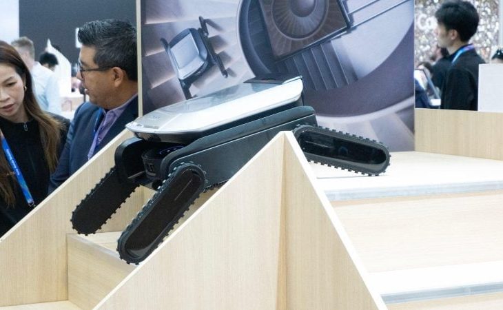 dreame-cyber-x:-aspiratorul-robot-cu-picioare-care-urca-scari-adevarate
