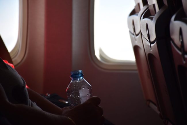 care-este-cantitatea-de-lichide-permisa-in-avion-si-care-sunt-exceptiile-de-la-regula
