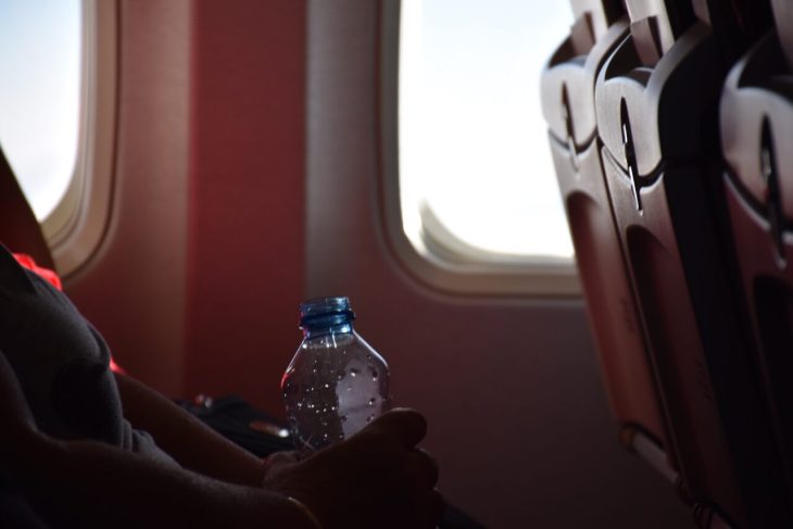 care-este-cantitatea-de-lichide-permisa-in-avion-si-care-sunt-exceptiile-de-la-regula