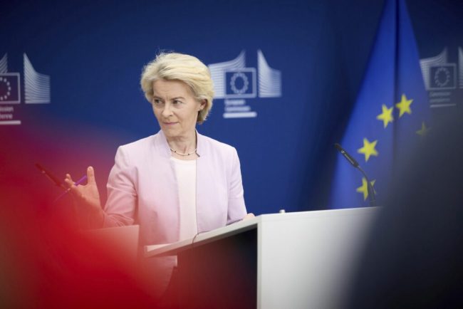 politico.-cum-incearca-europa-sa-blocheze-planurile-lui-trump-pentru-groenlanda-/-trebuie-sa-fim-pregatiti-pentru-o-confruntare-directa-cu-trump”