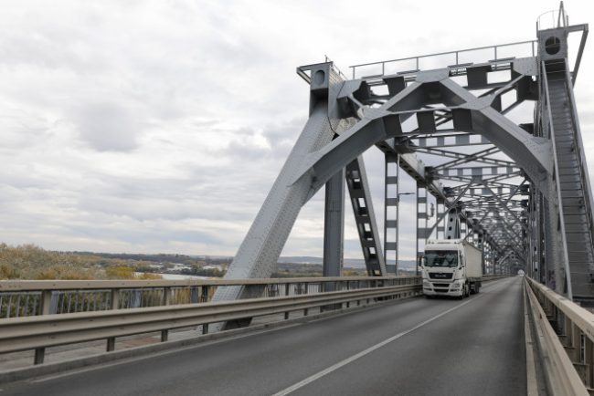 se-reiau-lucrarile-la-podul-prieteniei-giurgiu-–-ruse.-traficul-este-restrictionat