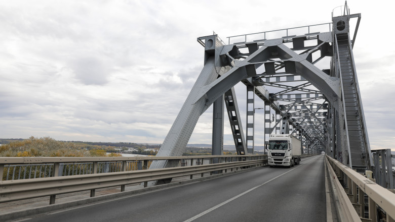 se-reiau-lucrarile-la-podul-prieteniei-giurgiu-–-ruse.-traficul-este-restrictionat