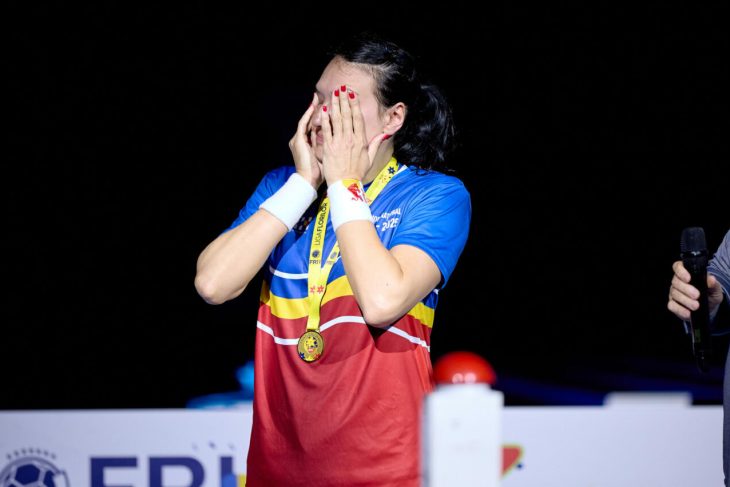 cristina-neagu,-lacrimi-si-durere-in-noul-an:-„s-a-transformat-in-infinit”