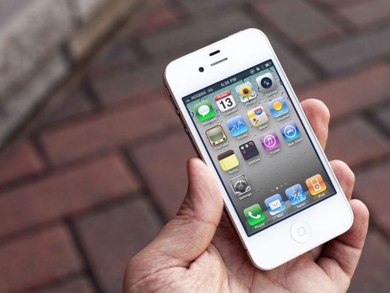 iphone-4-revine-ca-digicam-pe-tiktok,-dar-europenii-sunt-avertizati-despre-riscuri-de-confidentialitate