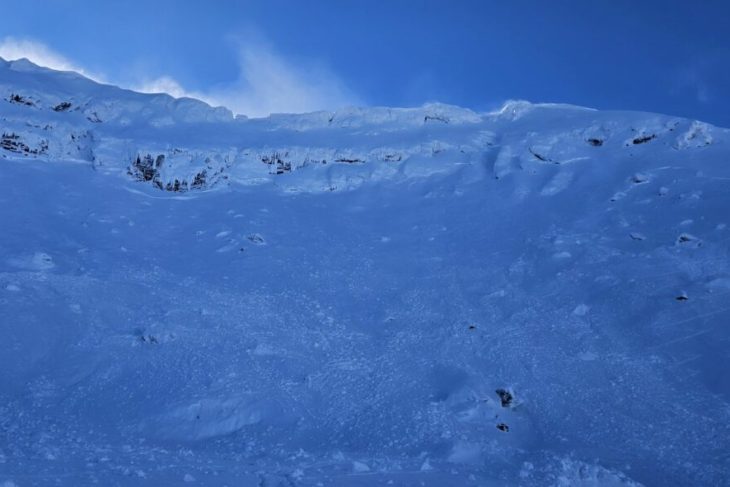 mai-multe-avalanse-s-au-produs-in-muntii-fagaras.-salvamontistii-avertizeaza:-„nu-va-deplasati-in-zonele-inalte-fara-experienta-si-echipament”