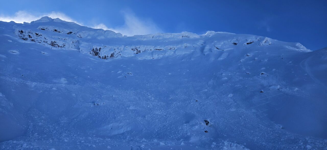 mai-multe-avalanse-s-au-produs-in-muntii-fagaras.-salvamontistii-avertizeaza:-„nu-va-deplasati-in-zonele-inalte-fara-experienta-si-echipament”