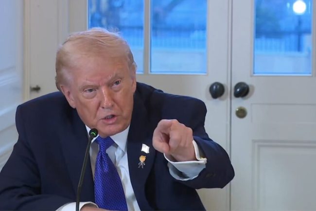 donald-trump-anunta-ca-este-deschis-pentru-afaceri-cu-rusia-si-china-dupa-ce-a-preluat-tot-petrolul-venezuelei