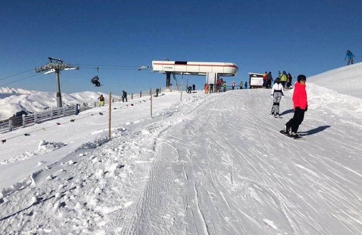 probleme-la-partiile-din-sinaia.-nu-se-vand-cartele-skipass:-„domeniul-schiabil-ramane,-in-continuare,-inchis”