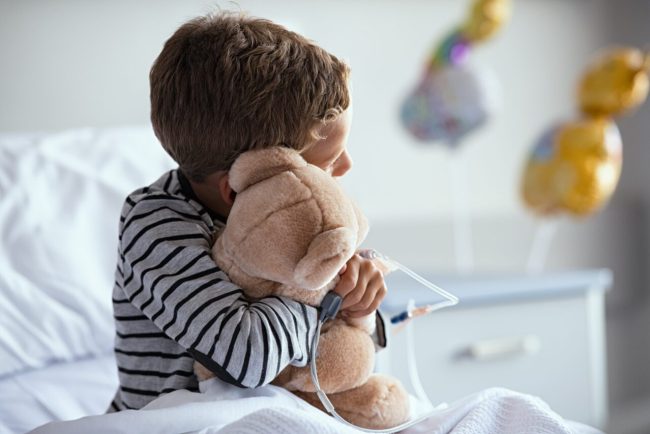 un-copil-de-2-ani-a-ajuns-in-moarte-cerebrala,-dupa-o-operatie-la-spitalul-din-constanta.-medicii-ii-dau-zero-sanse,-iar-parintii-acuza-erori-grave